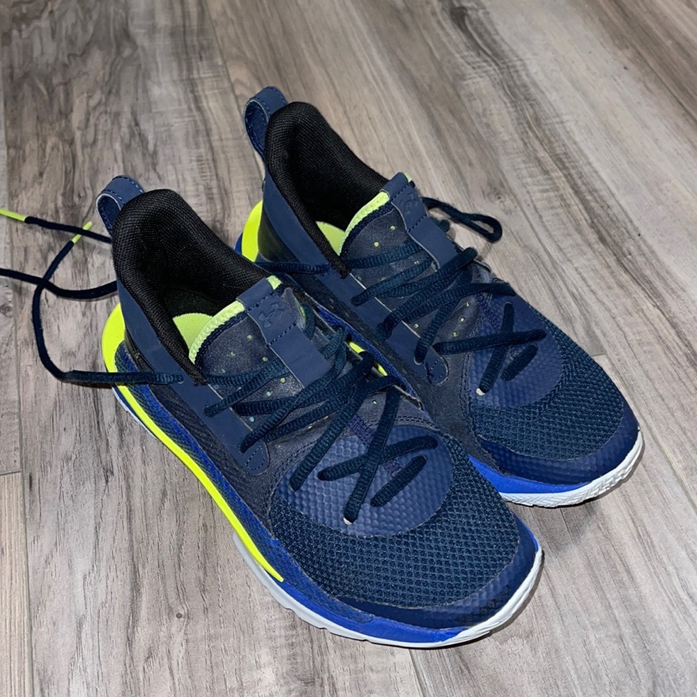 Curry 7 Under Armour Youth Athletic shoes